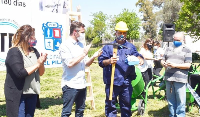 Achával, Pérsico y Valeria Domínguez presentaron la obra “Micaela García” en Derqui