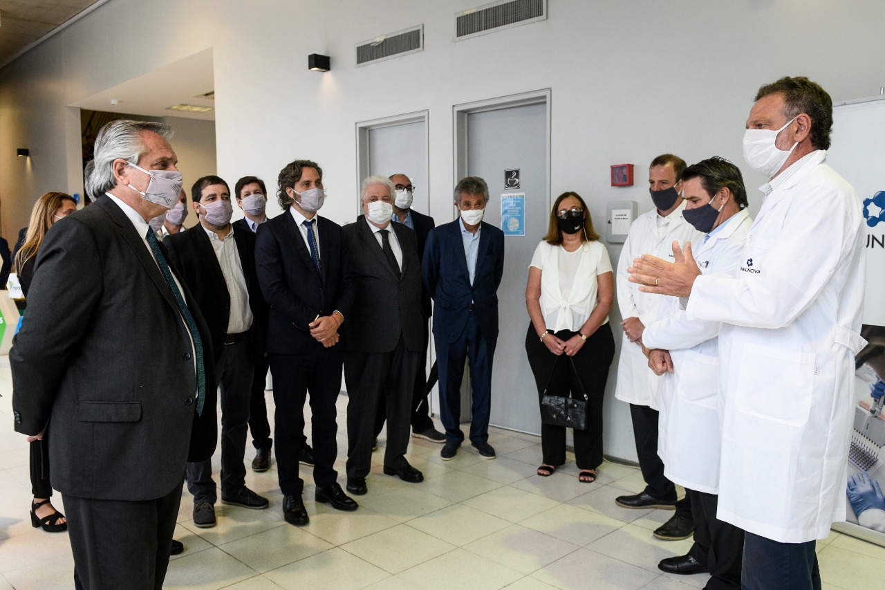 Moreira acompañó a Alberto Fernández en su visita a los laboratorios de la UNSAM