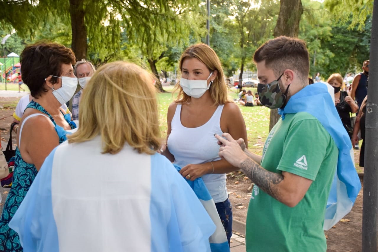 “Los vecinos de Hurlingham decimos basta a los privilegios de los amigos”