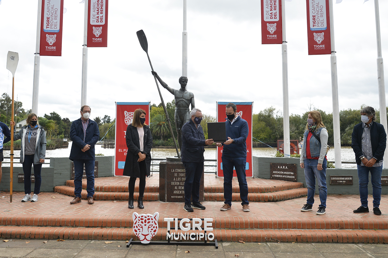 Junto a atletas locales, el Municipio de Tigre conmemoró el Día Nacional del Remero