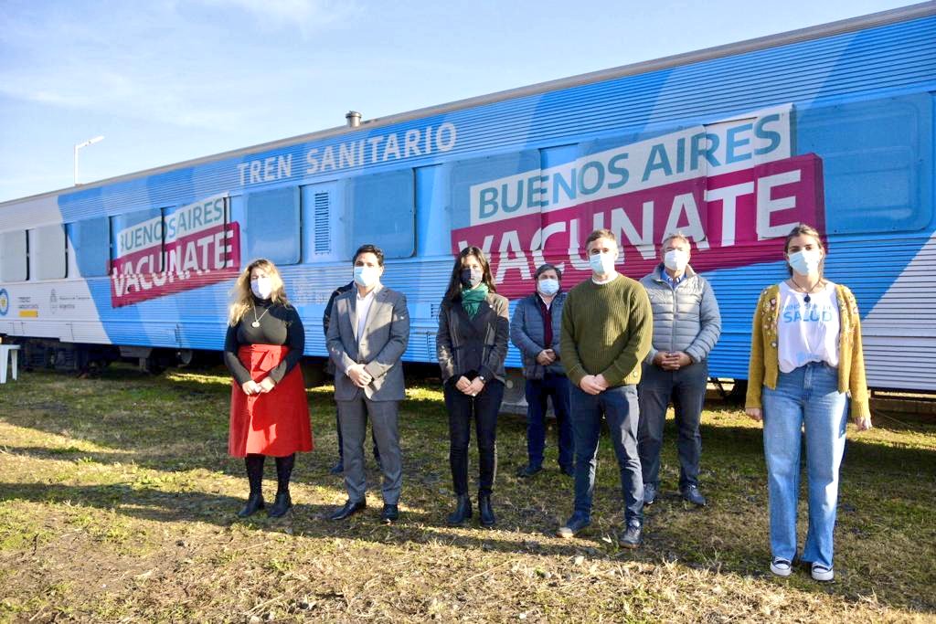 En Manzanares, Achával recorrió el Tren Sanitario y el Mercado Federal