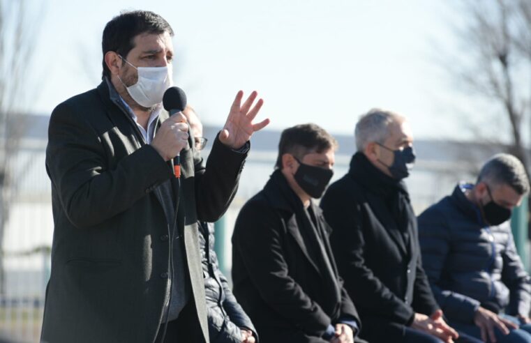 Moreira y Kicillof entregaron escrituras a familias de San Martín