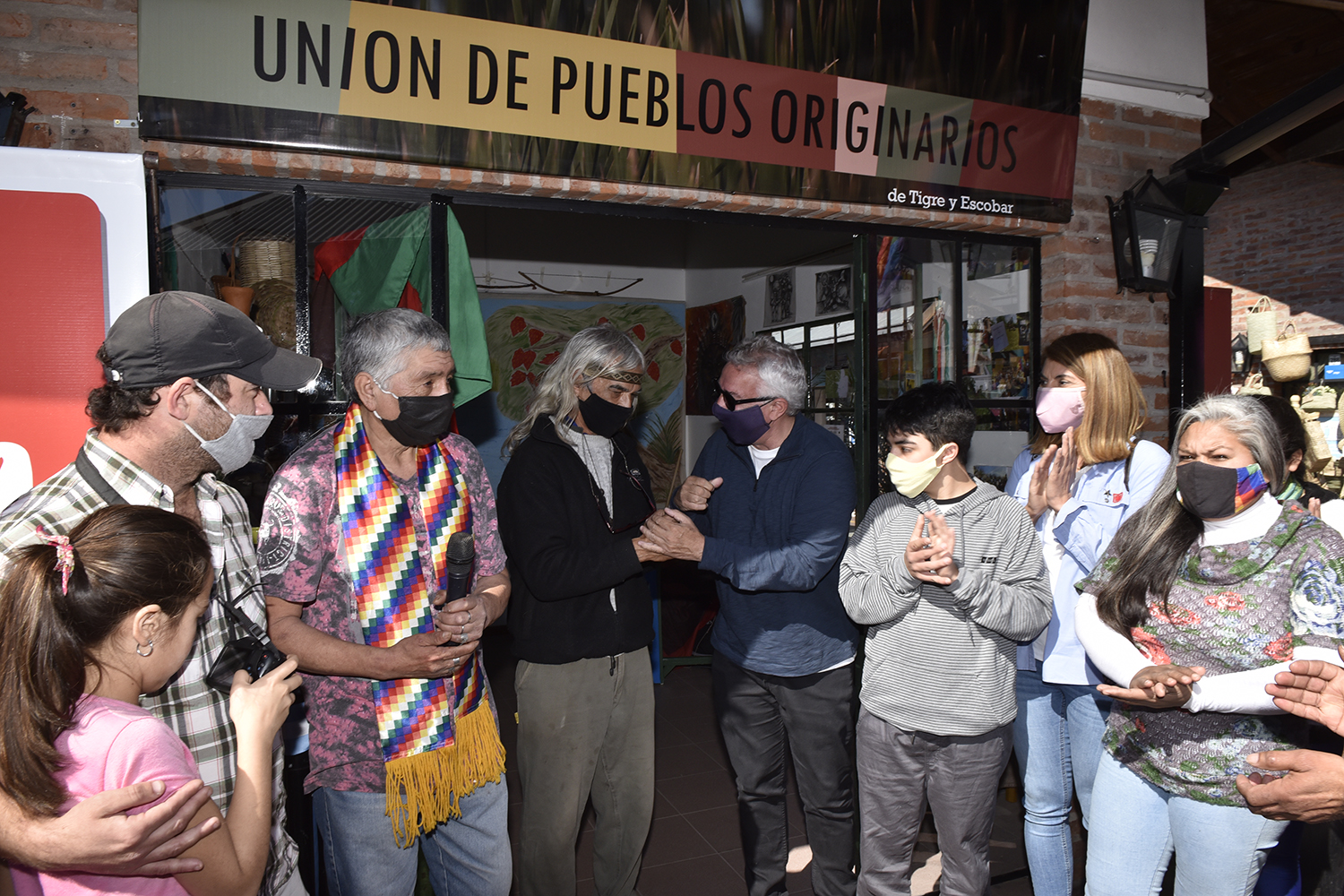 Puerto de Frutos: Julio y Gisela Zamora inauguraron nuevo local comercial de la Unión de Pueblos Originarios de Tigre y Escobar