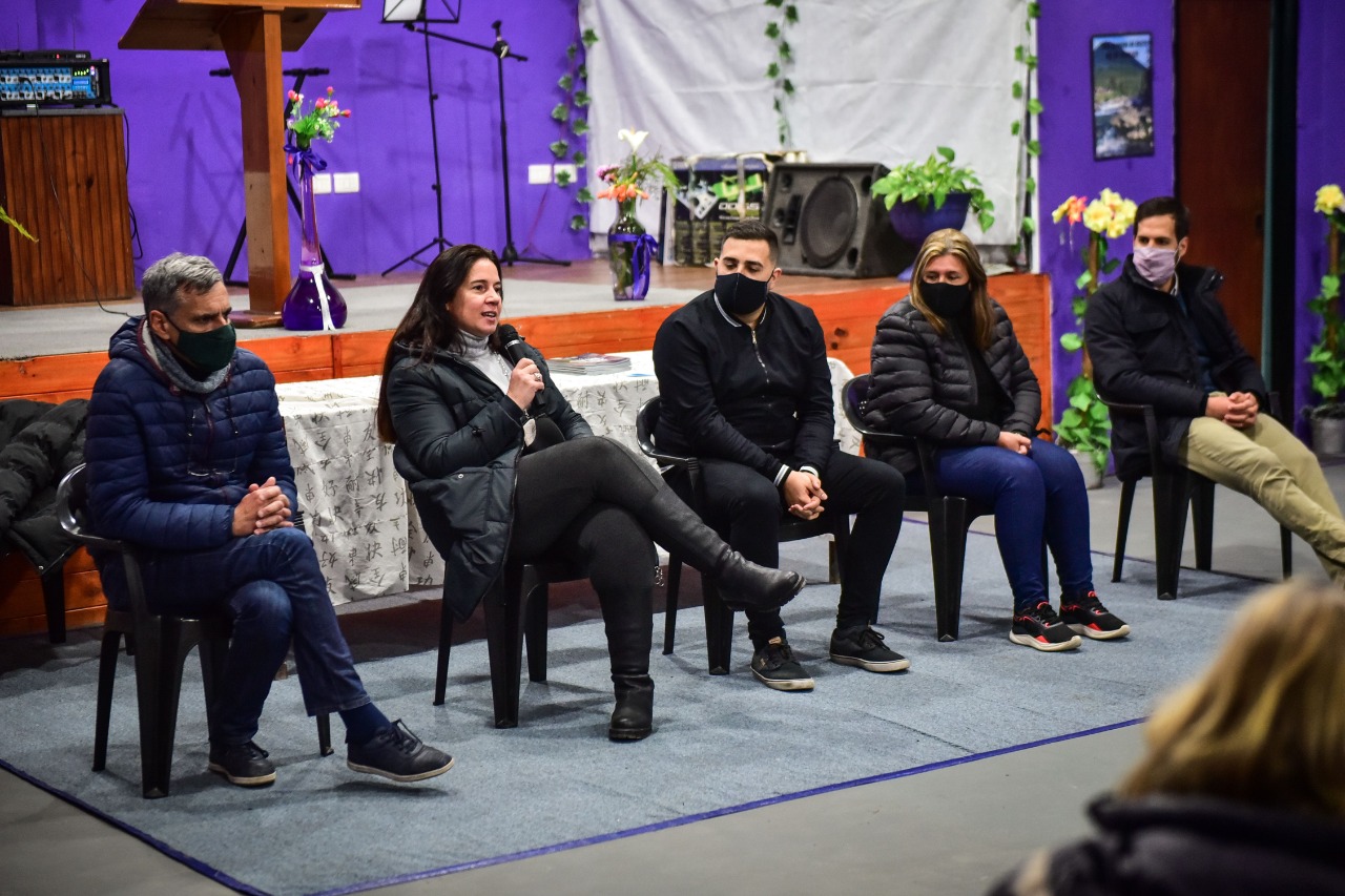 Laura Guazzaroni encabezó una reunión con vecinos e integrantes de la Pastoral Unida de Garín