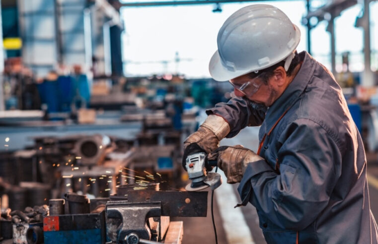 La UIA propone a empresas impedir el ingreso de trabajadores que rechacen vacunarse