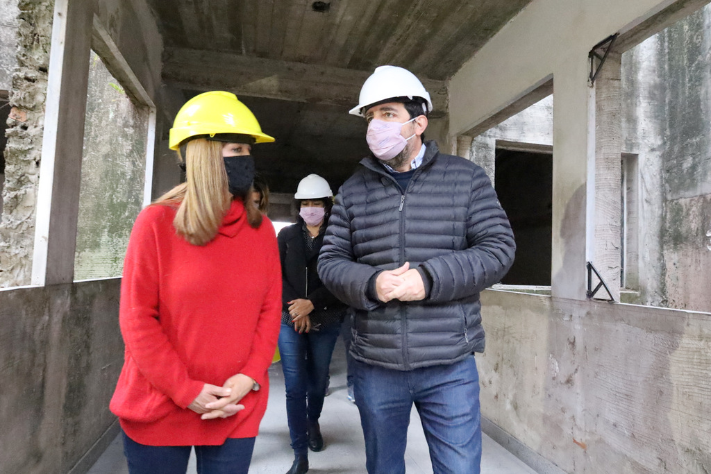 Moreira recorrió las obras del nuevo edificio de la Escuela de Artes Visuales Antonio Berni