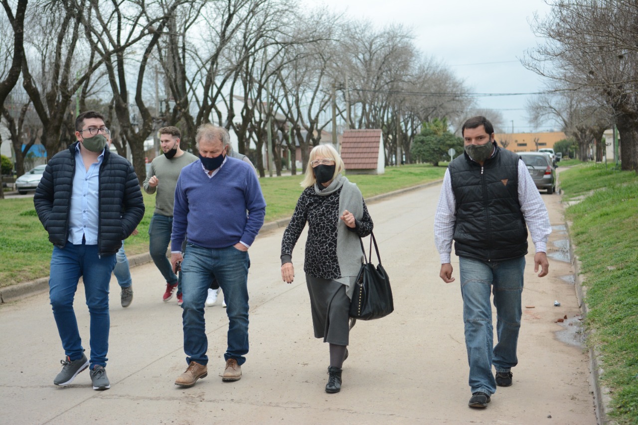 Precandidatos a Senadores del frente “Vamos con Vos” recorrieron Suipacha junto al aspirante a Concejal Jorge Franco