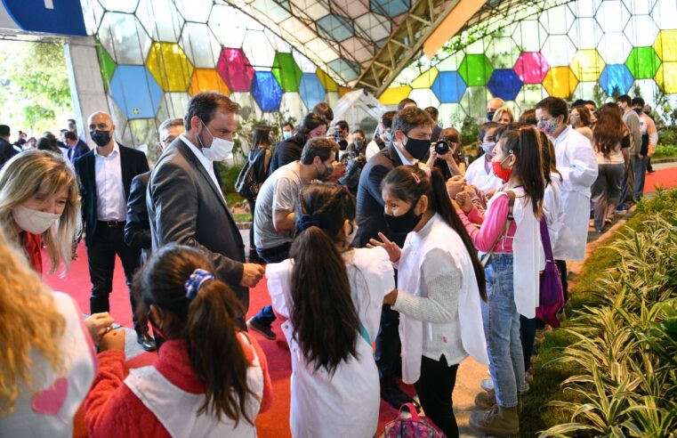 Sujarchuk y Kicillof recorrieron la 58ª edición de la Fiesta Nacional de la Flor