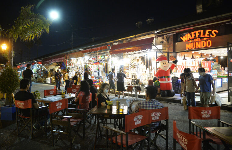 El Puerto de Frutos de Tigre abrió sus puertas en una edición especial nocturna