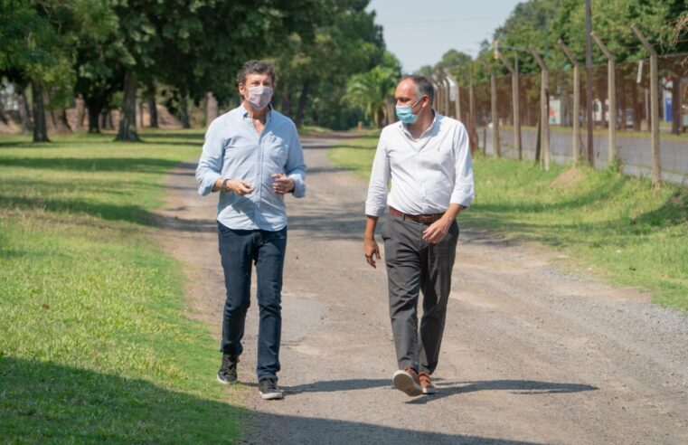 Posse presentó el proyecto para crear nuevos espacios públicos en los terrenos cedidos por el Jockey Club