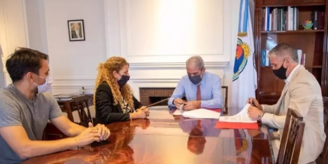 Navarro firmó convenio con el Ministerio de Seguridad de la Nación
