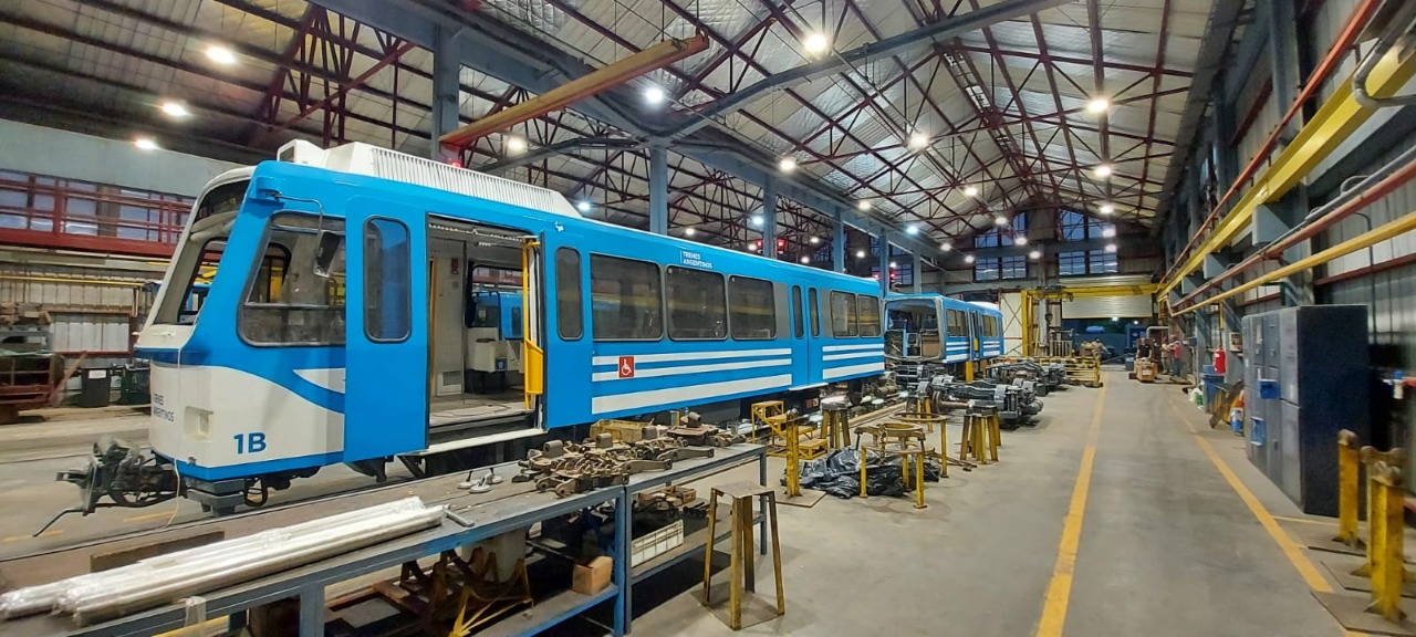 Avanza la reparación de las formaciones del Tren de la Costa