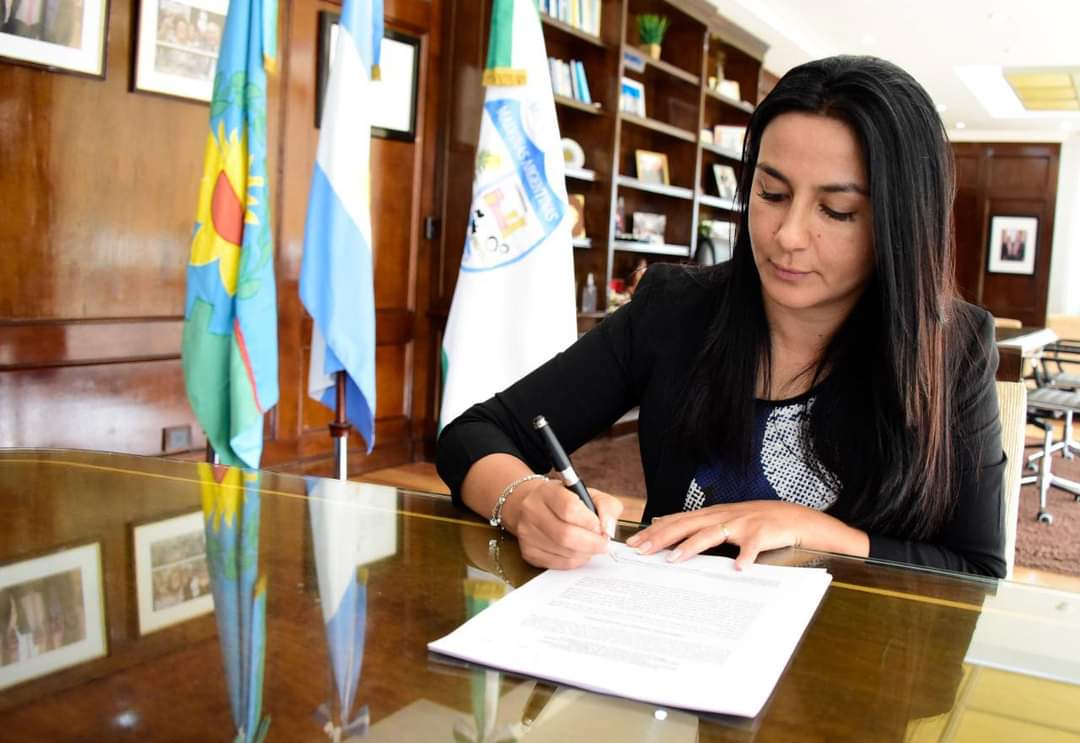 Correa anunció un aumento de 50% para trabajadores municipales de Malvinas Argentinas