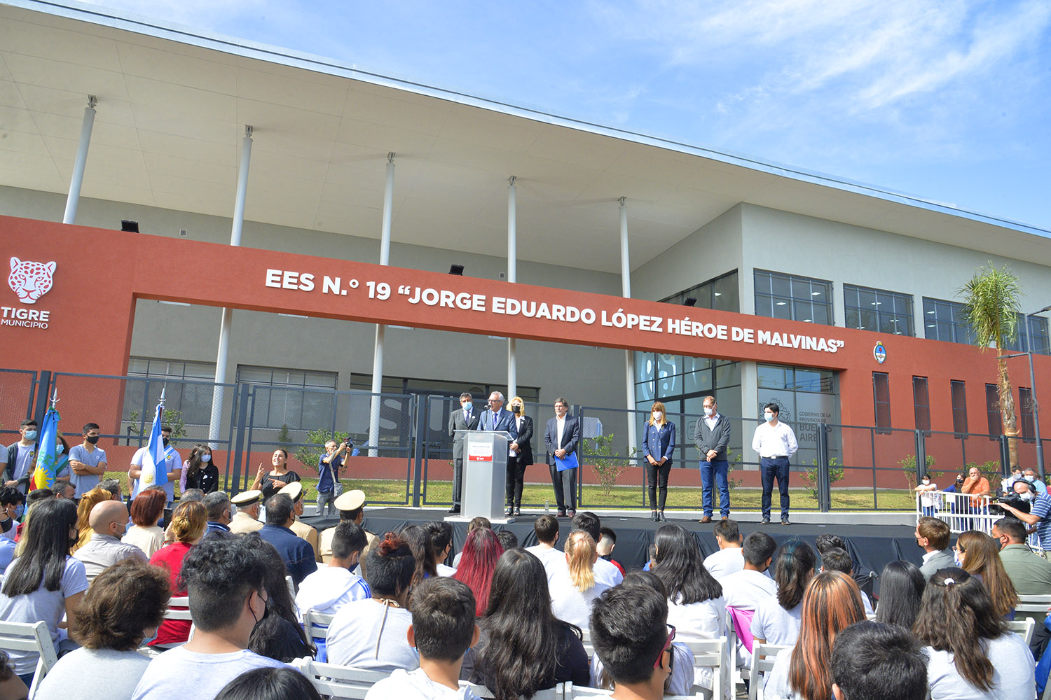Zamora inauguró el nuevo edificio de la Escuela Secundaria Nº19 en Troncos del Talar