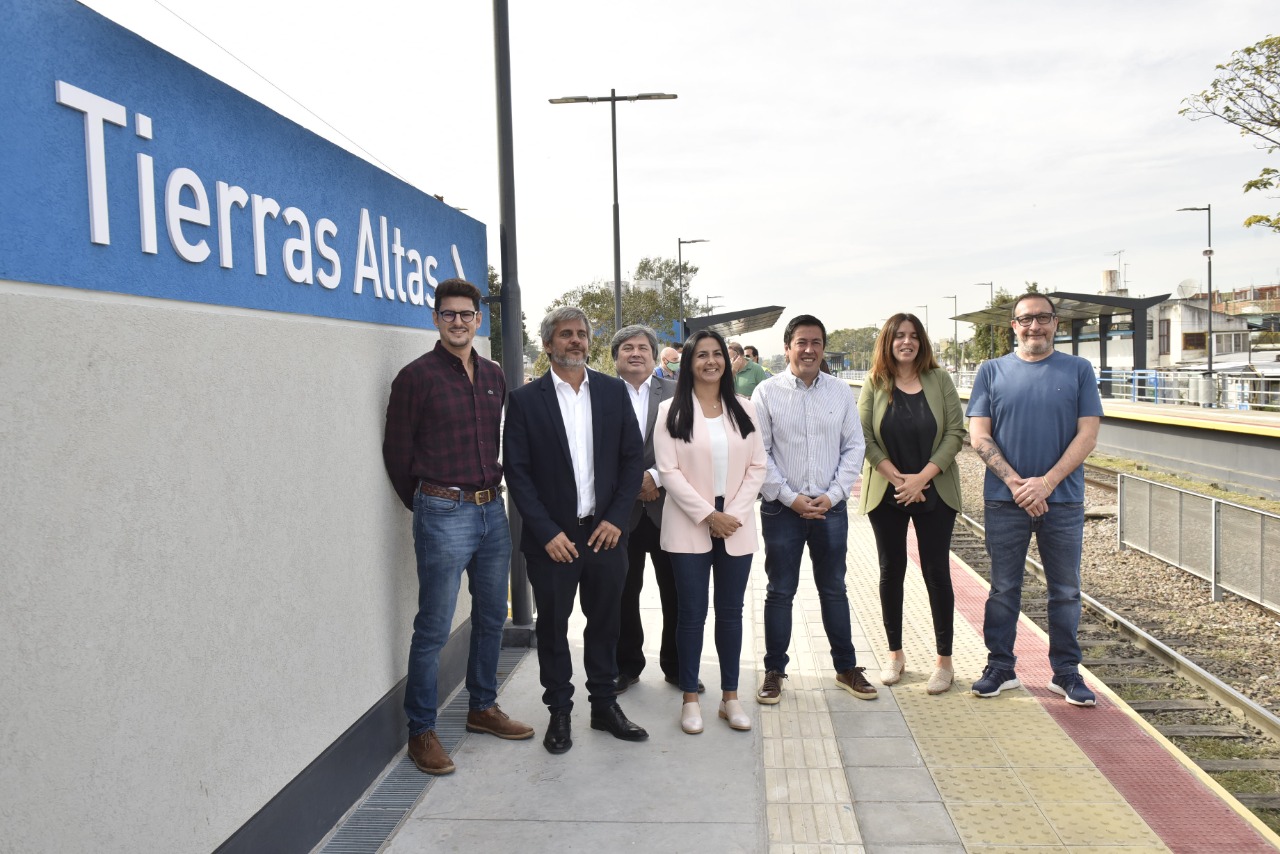 Noe Correa y Leo Nardini inauguraron la estación de Tierras Altas 