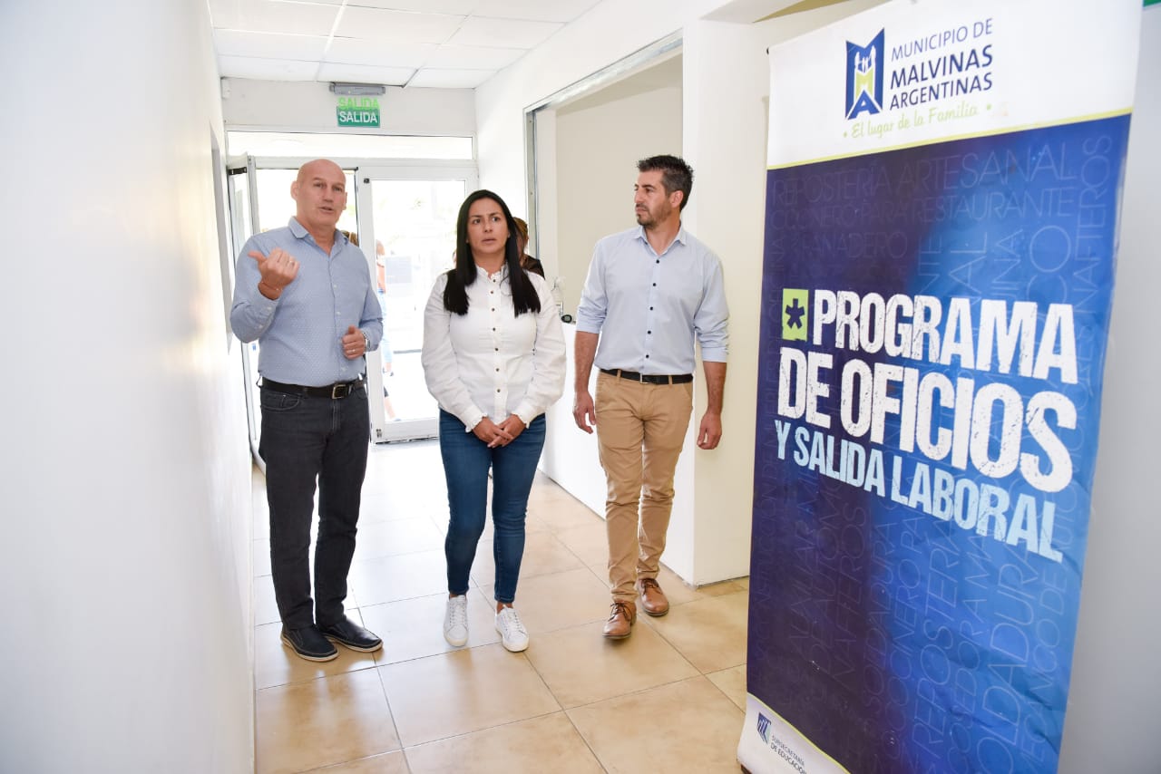 Correa visitó el Centro Municipal de Estudios de Malvinas Argentinas