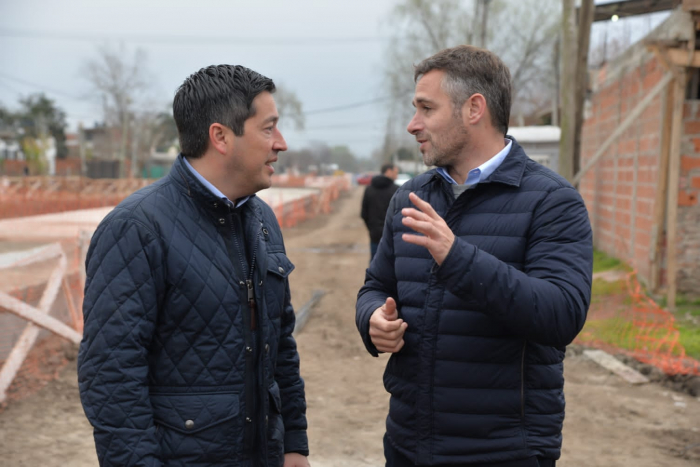 Nardini recorrió junto a Achával la obra de entubamiento del canal Agustoni