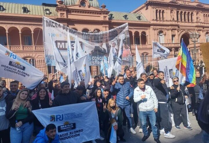 La Mesa Peronista de Tres de Febrero en Plaza de Mayo