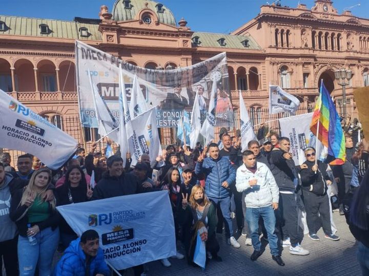 La Mesa Peronista de Tres de Febrero en Plaza de Mayo