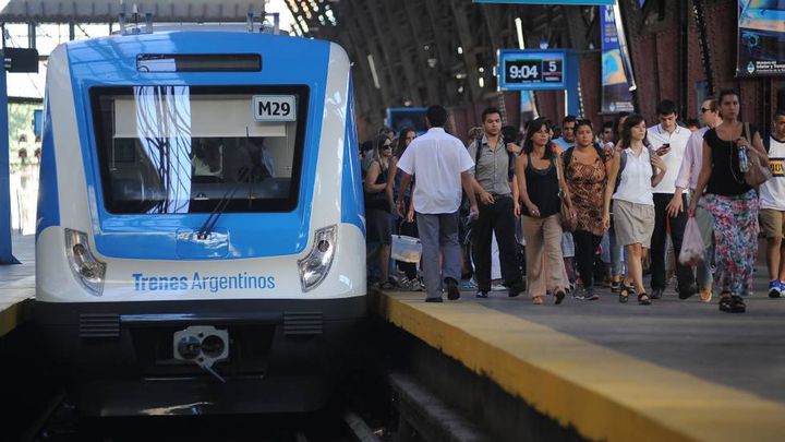 Ferrocarriles Argentinos y el INCAA difundirán el cine nacional en trenes de pasajeros y estaciones 