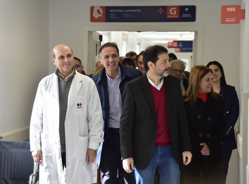 Moreira y Katopodis inauguraron las nuevas áreas de pediatría y obstetricia en el Hospital Thompson