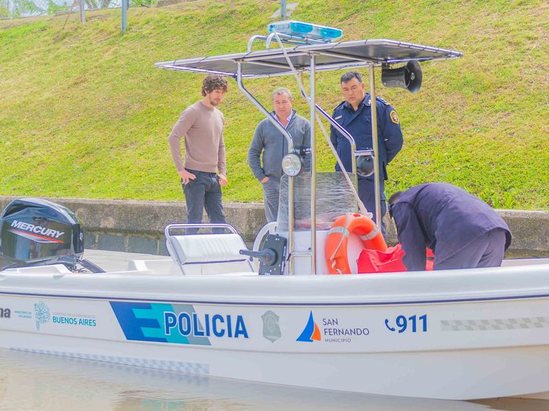 Andreotti presentó una Nueva Lancha de la Policía para seguridad en Islas 