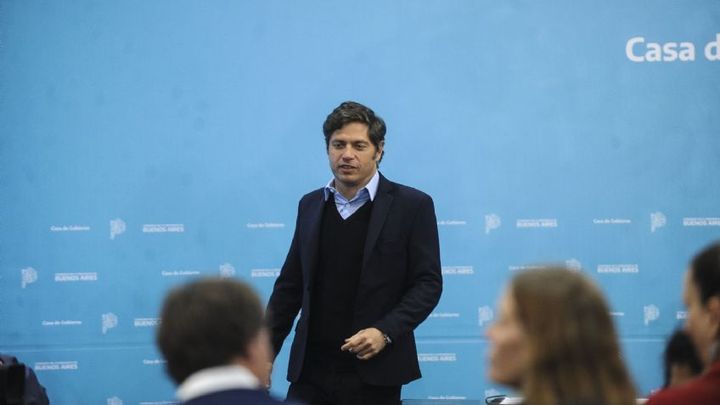 Kicillof firmó un aumento salarial del 90%