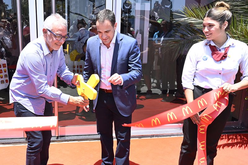 Zamora acompañó la inauguración de la cuarta sucursal de McDonald’s en Tigre