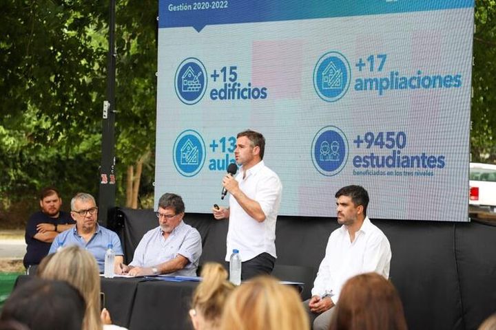 Achával anunció la creación de 9 nuevas escuelas en Pilar