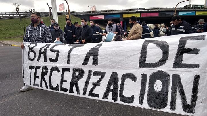 Trabajadores de Naturgy-BAN reclamaron deudas paritarias en asamblea en Constituyentes y General Paz