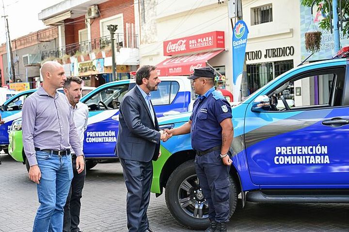 Escobar incorporó 13 móviles de Prevención Comunitaria