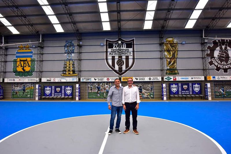 La UOM seccional Vicente López inauguró el estadio de futsal y lo bautizó “Luis Omar Vivona”