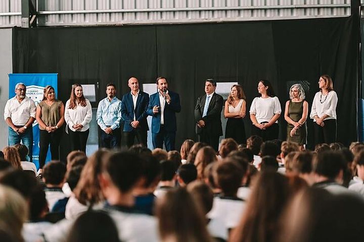 Sujarchuk y Ramil inauguraron el ciclo lectivo y los paneles solares del Colegio preuniversitario Ramón A. Cereijo