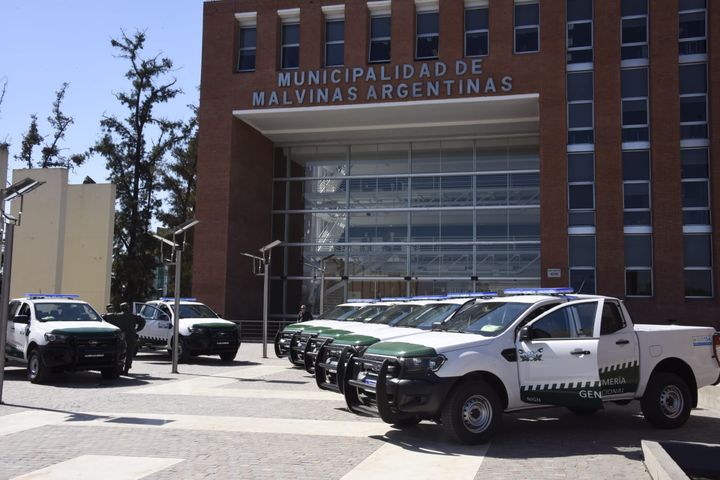 Entregaron nuevos móviles para Gendarmería Nacional en Malvinas Argentinas  