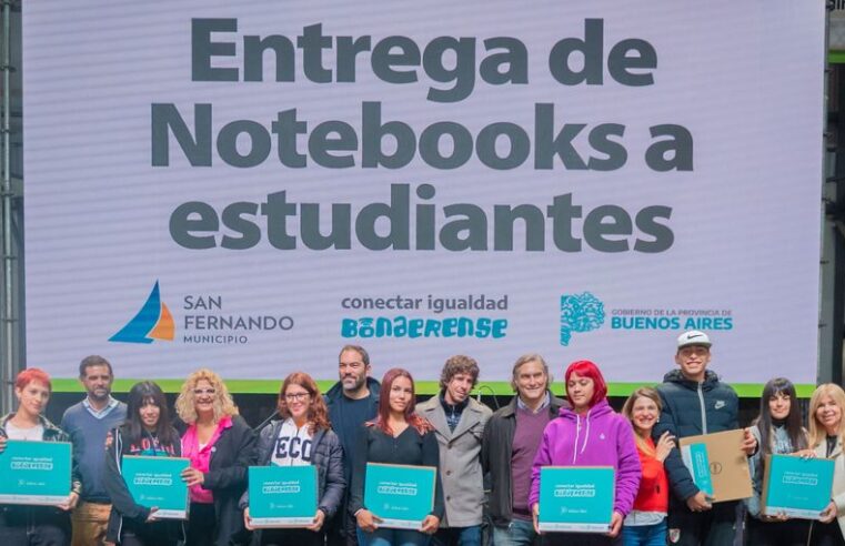 Entregaron 1380 notebooks en San Fernando a estudiantes de último año de escuelas públicas