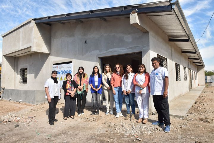 Correa supervisó el avance de obra del nuevo Centro de Salud “El Camino” en Grand Bourg 