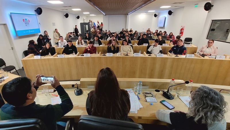 Se realizó una sesión del Parlamento Juvenil del Mercosur en el HCD de Escobar