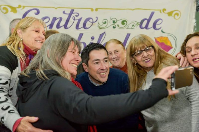 Nardini y Correa visitaron distintos centros de jubilados
