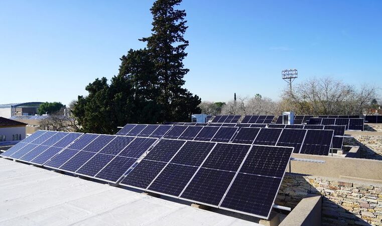 Vicente López ya instaló 350 paneles solares en delegaciones municipales