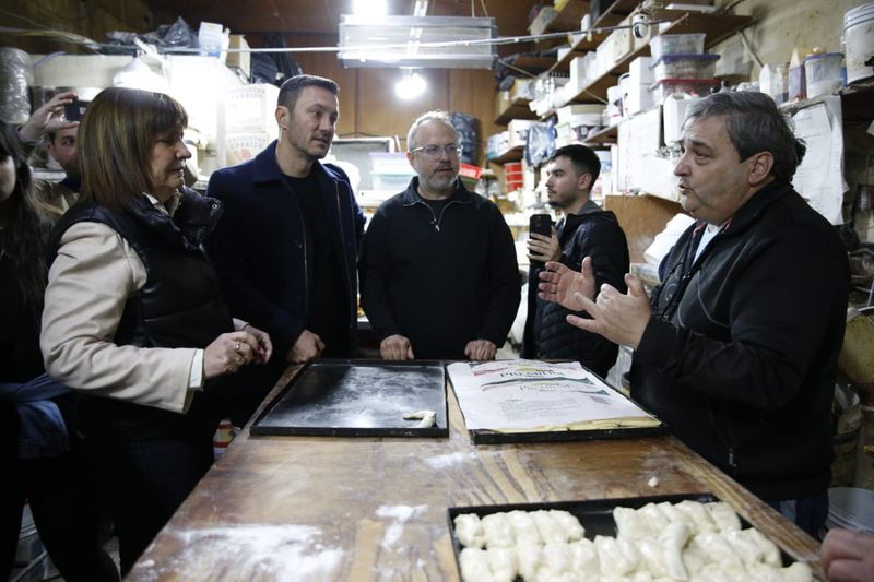 Bullrich y Valenzuela visitaron comerciantes que sufrieron intentos de saqueo en Tres de Febrero