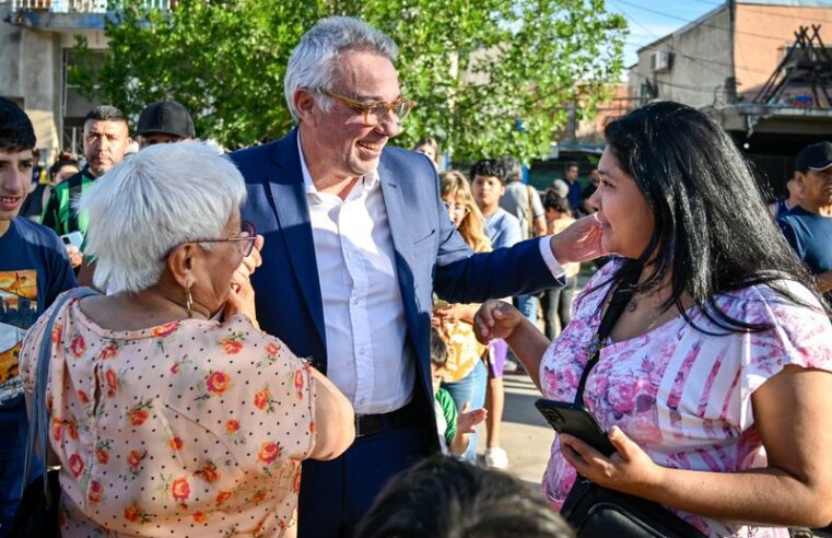 Zamora inauguró la Plaza Latinoamérica acompañado por la vecinas y vecinos de Don Torcuato