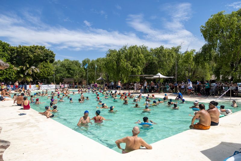 San Isidro: comenzó la temporada de pileta para los adultos mayores en Puerto Libre