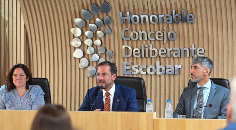 HCD Escobar: Se realizó el acto de jura de Concejales y Concejalas