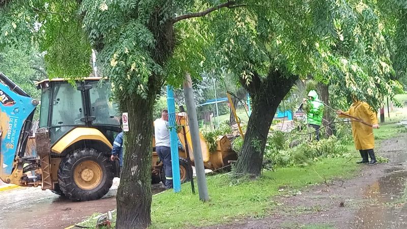 Escobar continúa trabajando para atender las consecuencias del temporal