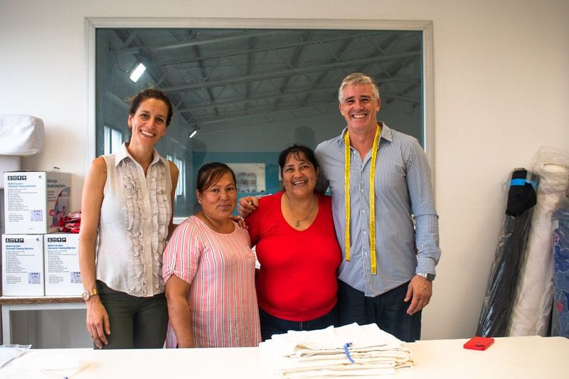 Navarro: Diz visitó el taller de costura que realizan beneficiarias del Programa Potenciar Trabajo