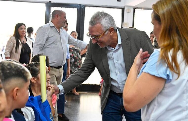 En Tigre Centro, Zamora acompañó a la comunidad educativa en el inicio del ciclo lectivo 2024