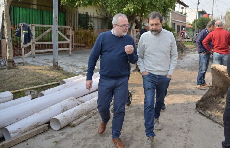 Moreira y Sabbatella recorrieron obras cloacales que beneficiarán a más de 30 mil personas