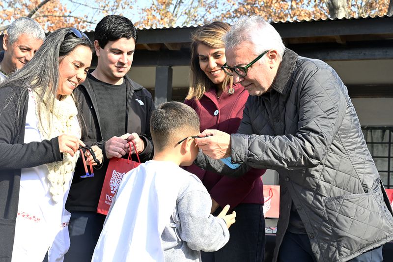 Zamora realizó una nueva entrega de anteojos del programa “Para Verte Mejor”