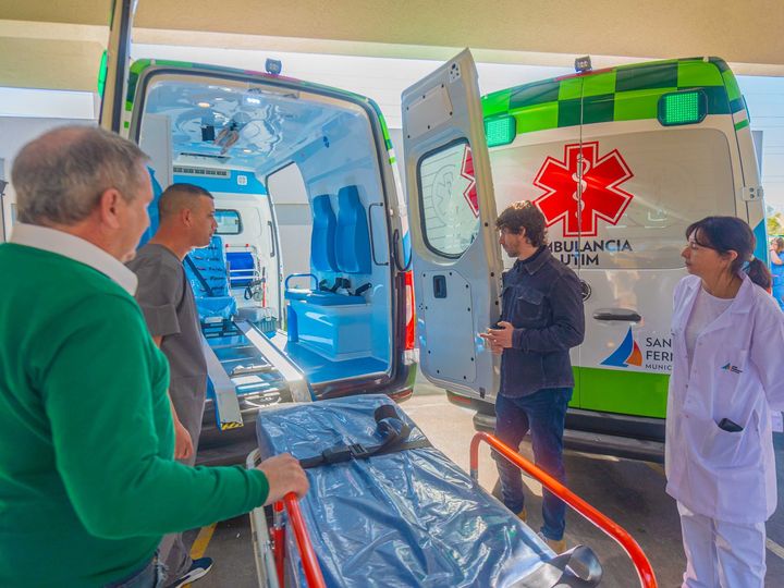 Andreotti presentó dos nuevas ambulancias de Terapia Intensiva Móvil