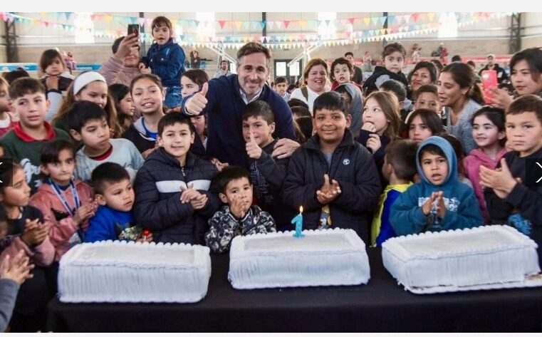 Achával celebró junto a los vecinos de Derqui el primer año de su Club Municipal